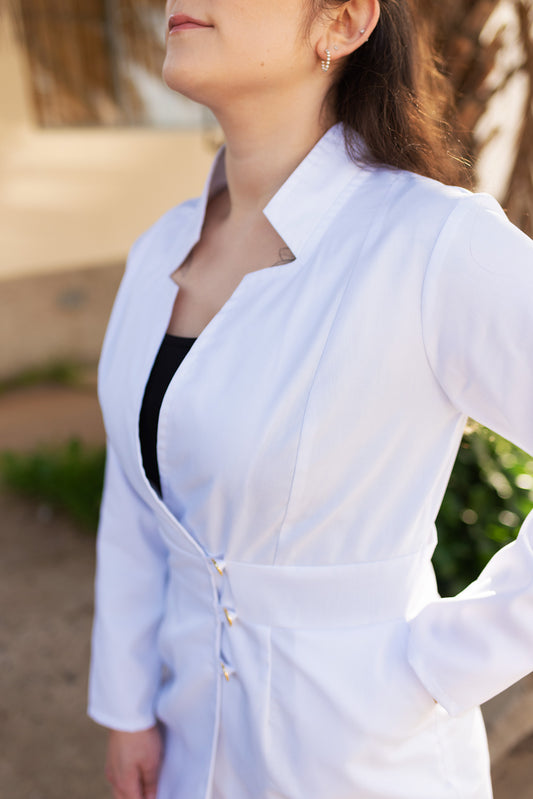 uniformes corporativos para profesionales de salud y estética en Chile