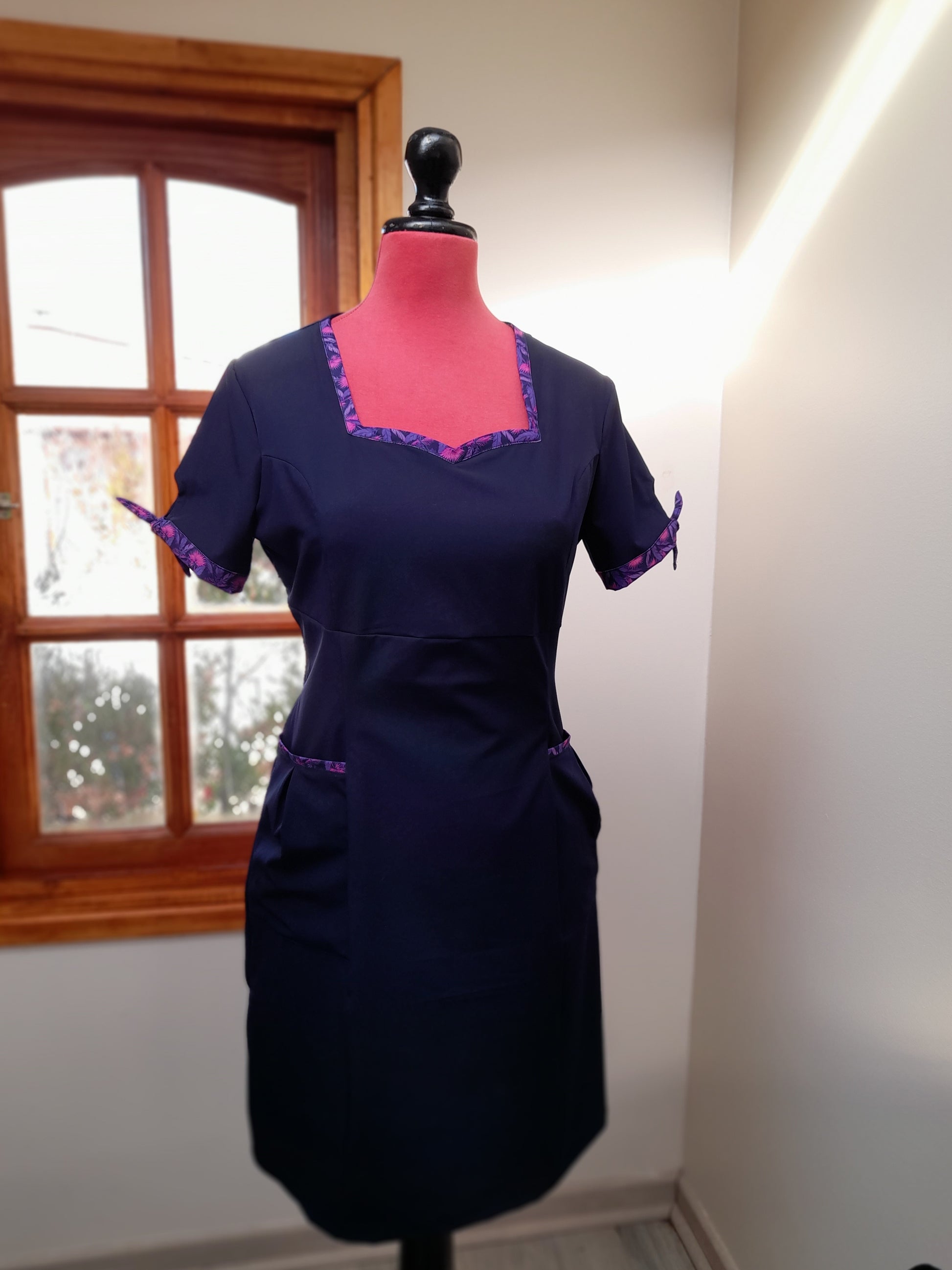 jumper vestido para enfermera o educadora azul marino color a eleccion