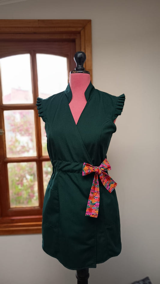 Kimono Sakura: el uniforme versátil para educadoras y profesionales de salud en Chile